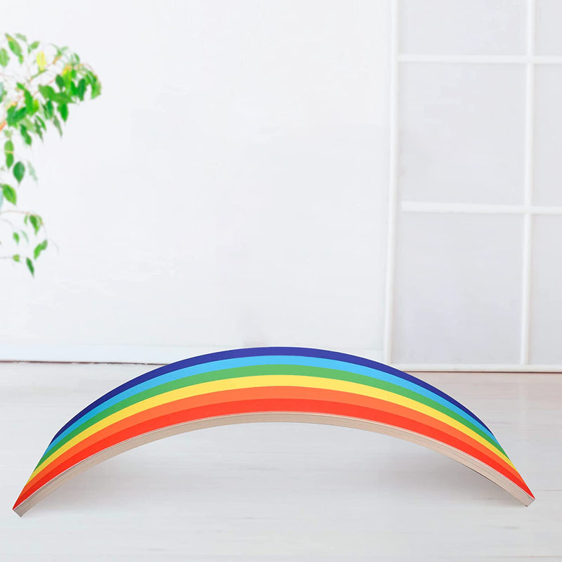 Balanceboard / Vippebræt med regnbue farve filt.