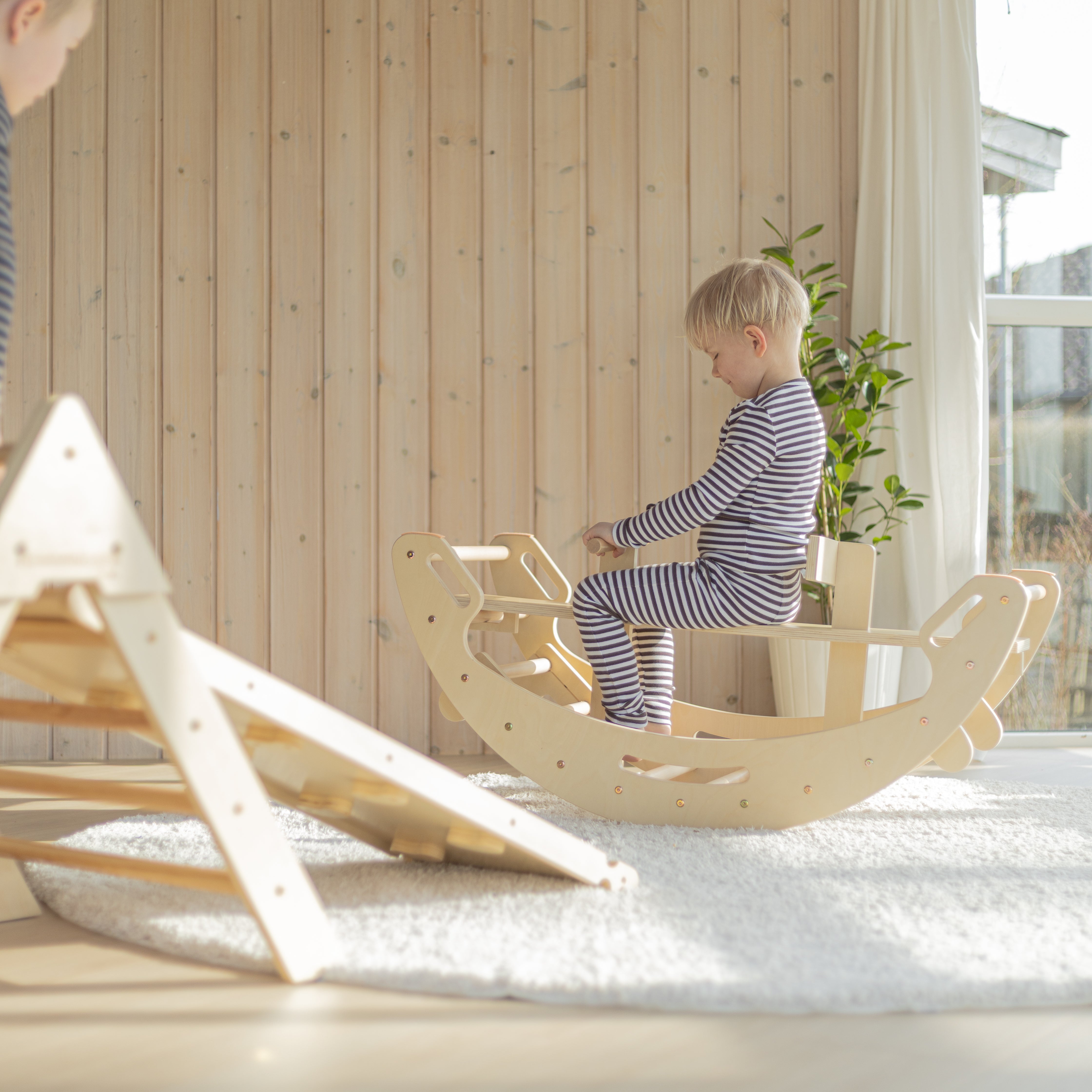 Gyngehest til Luna Klatrebue