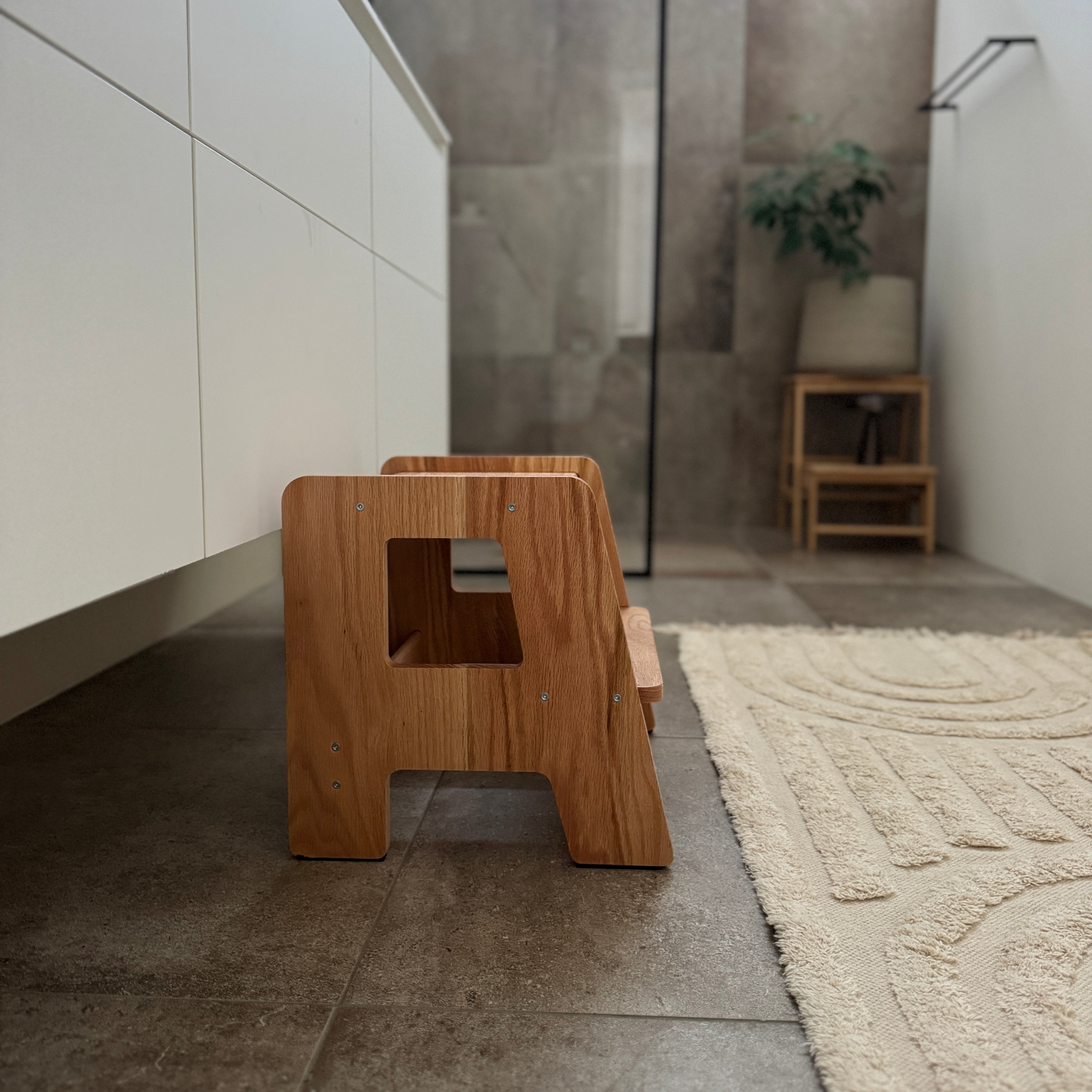 Børneskammel i egetræ