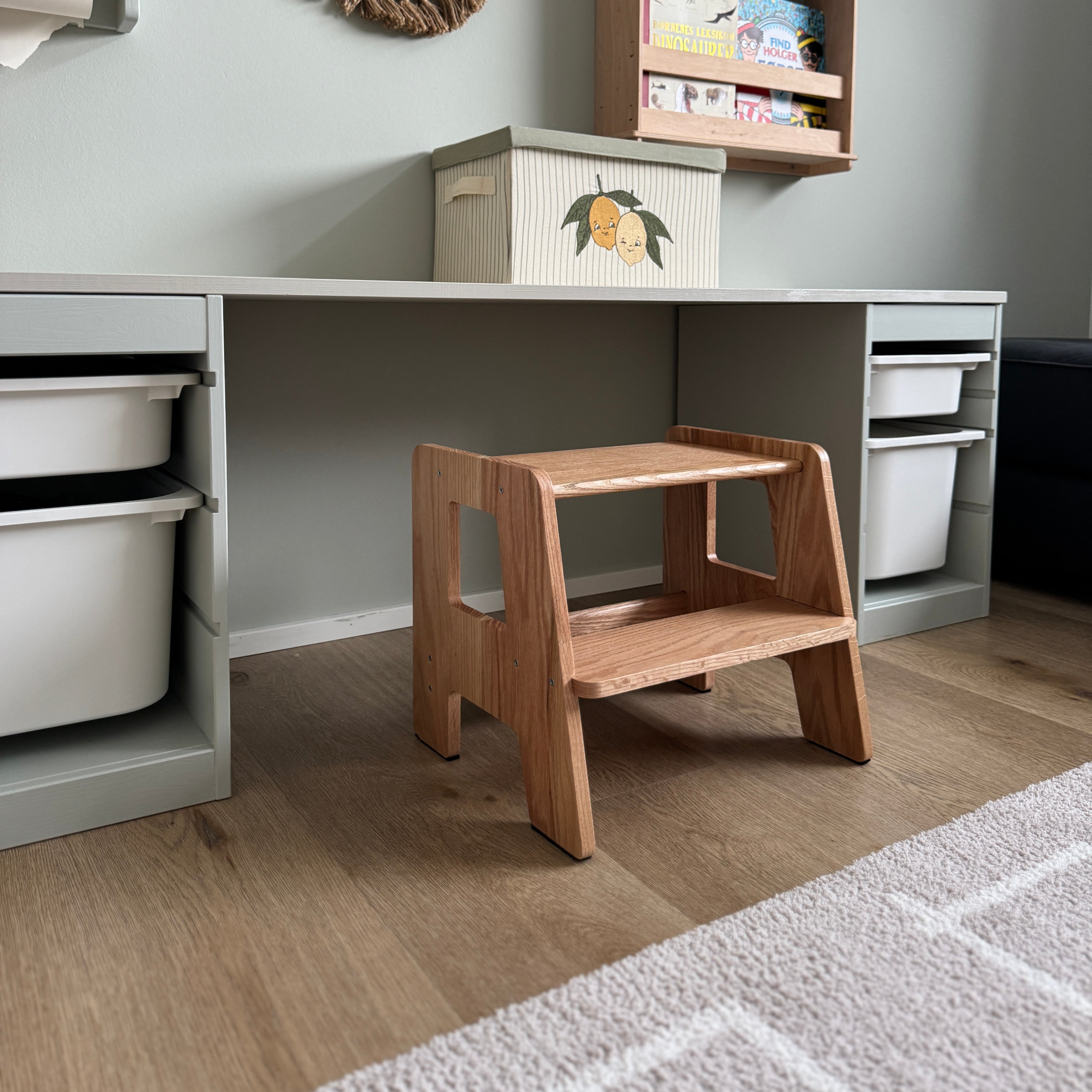 Børneskammel i egetræ