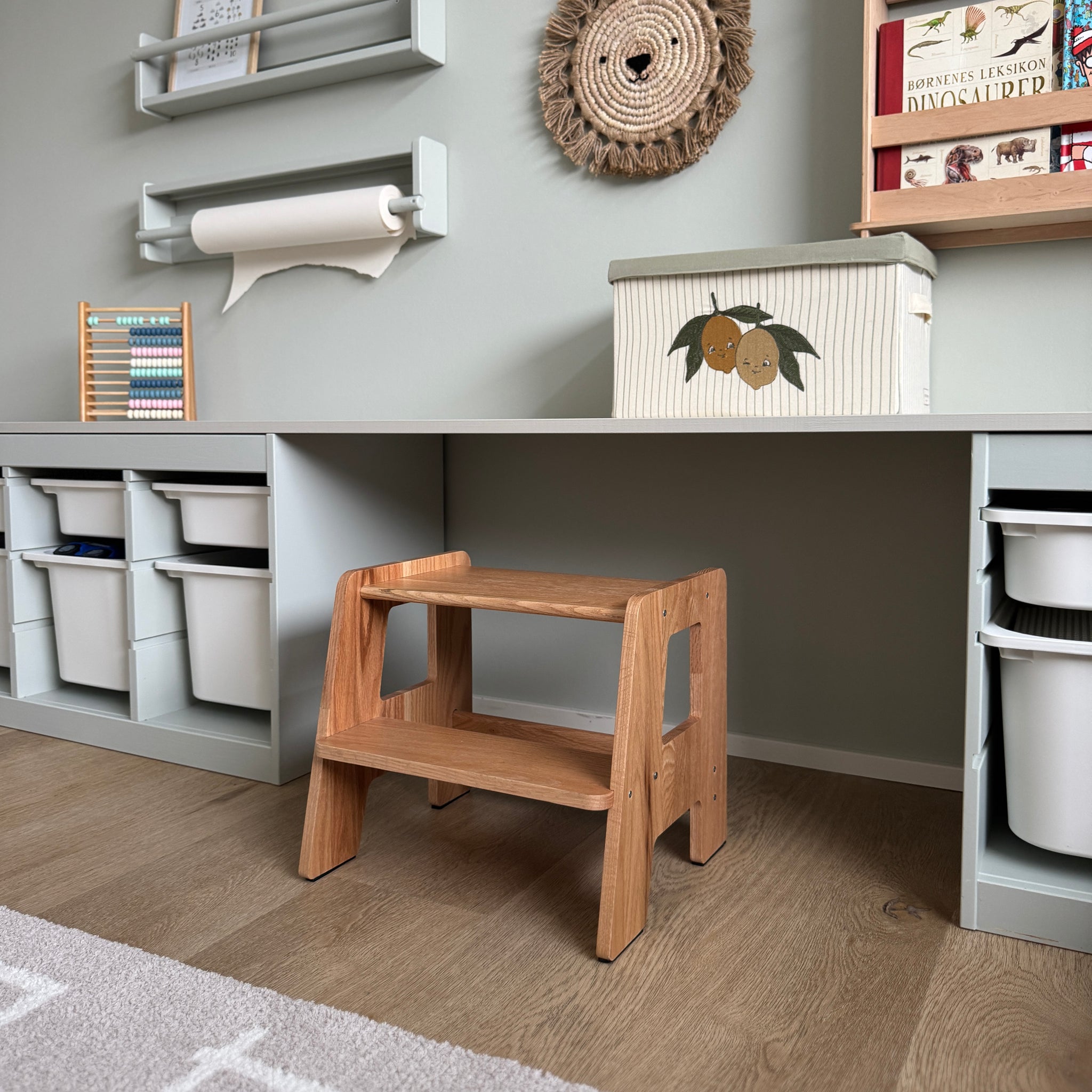 Børneskammel i egetræ