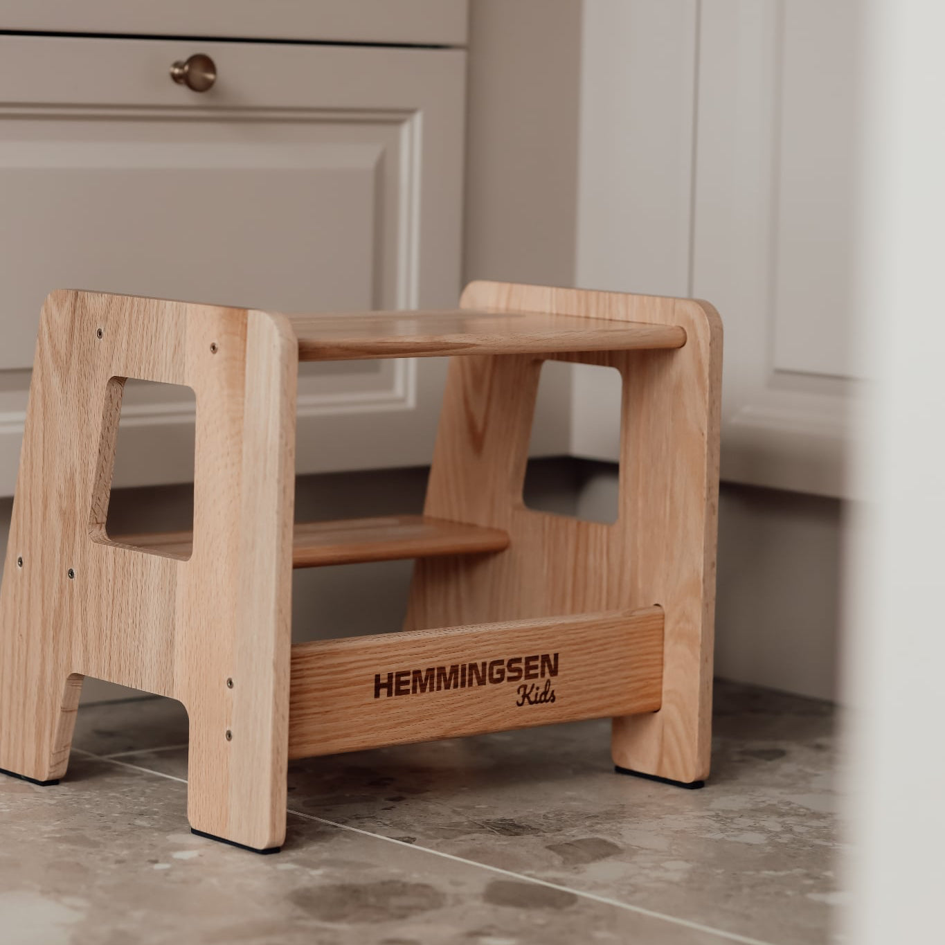 Børneskammel i egetræ