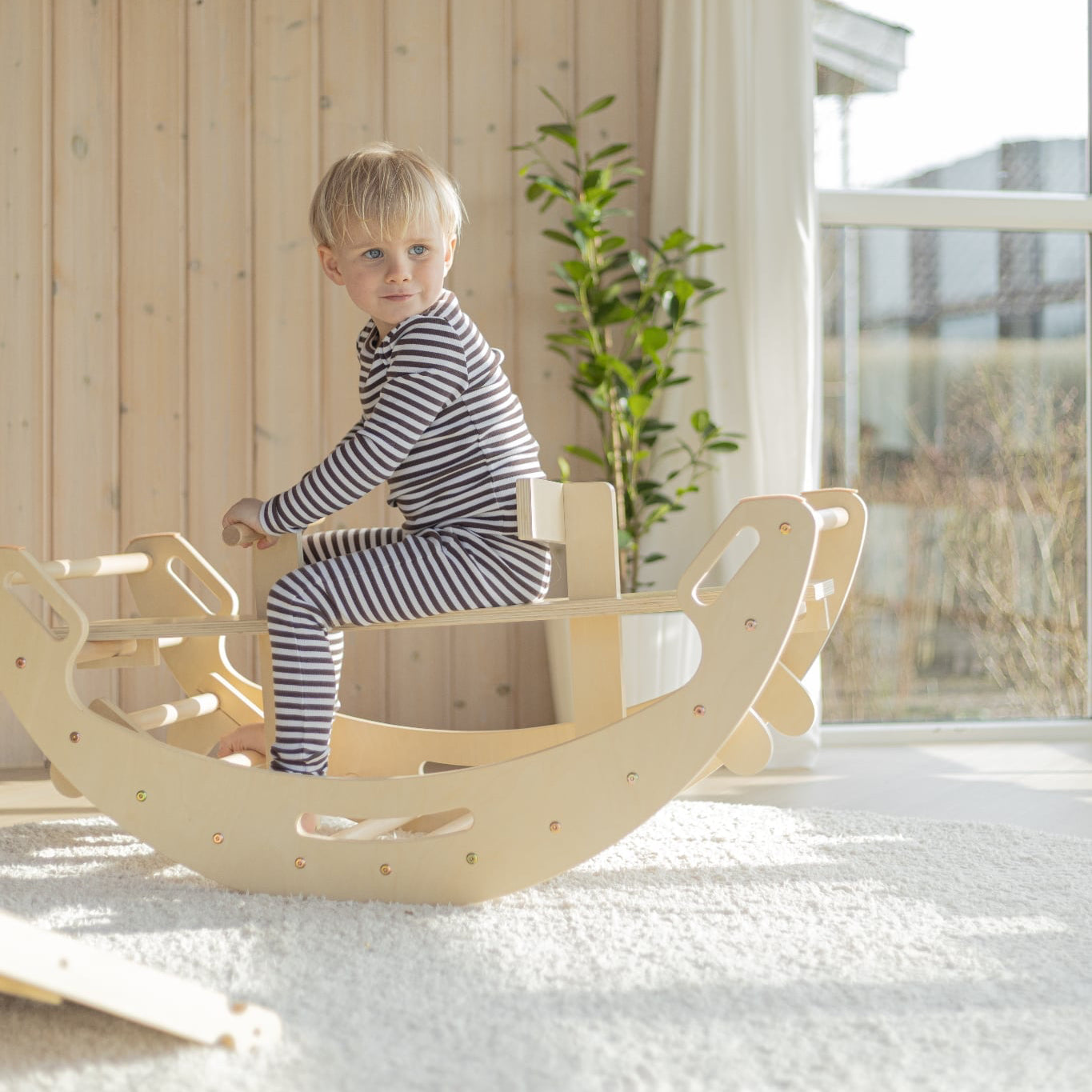 Gyngehest til Luna Klatrebue