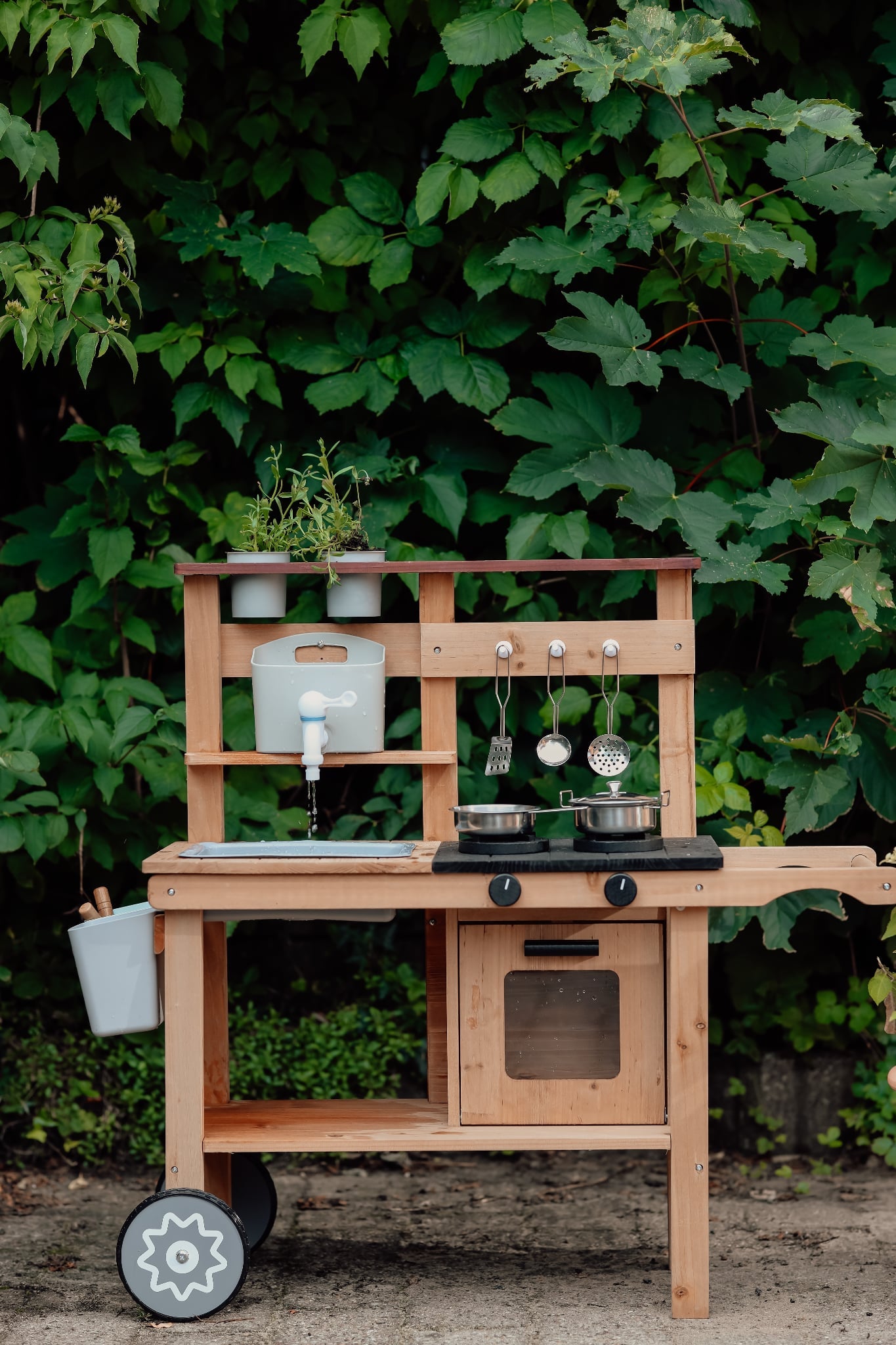 Mudderkøkken - Legekøkken udendørs