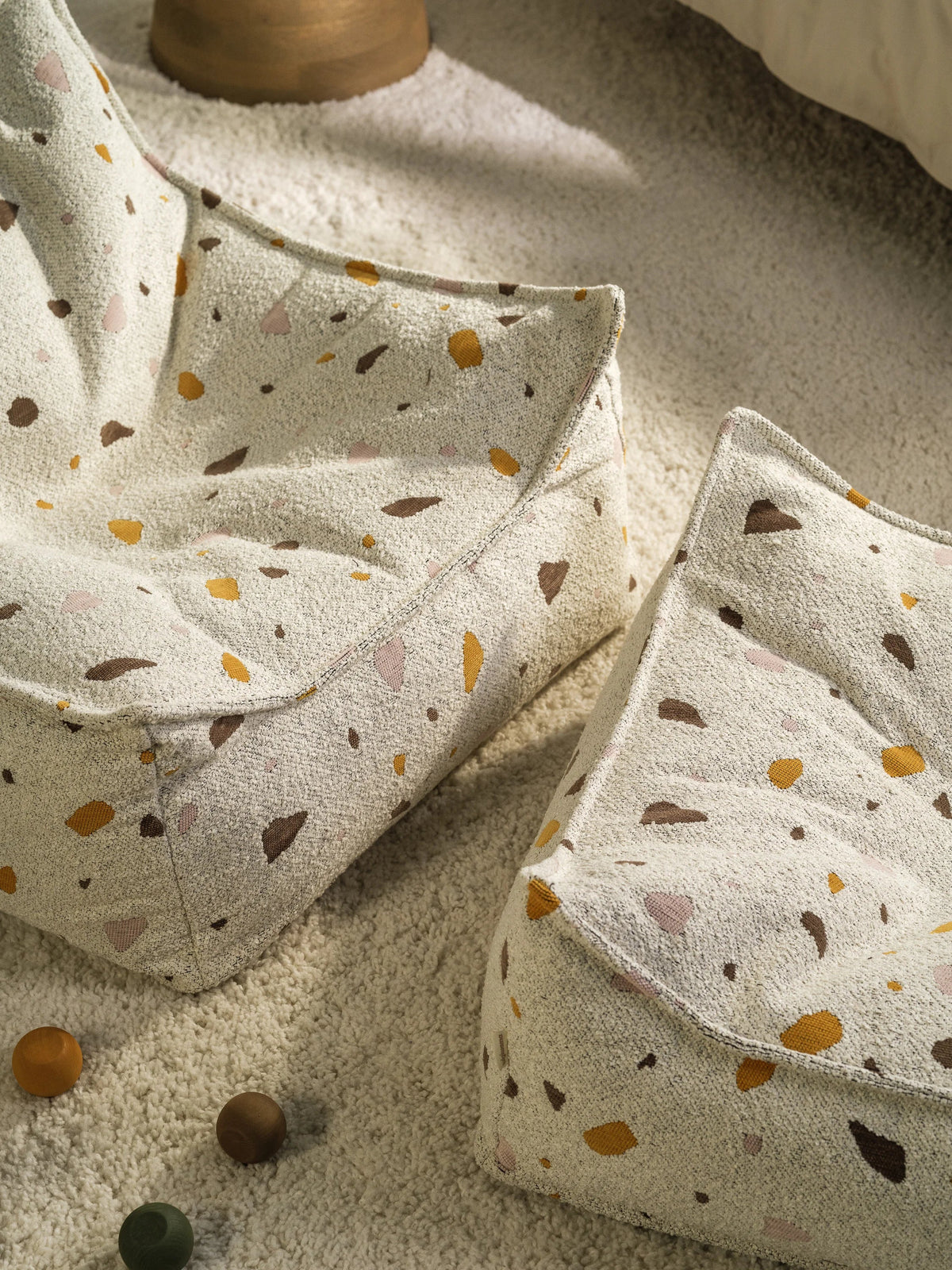 Wigiwama Sækkestol med puf, Terrazzo Marble (5)