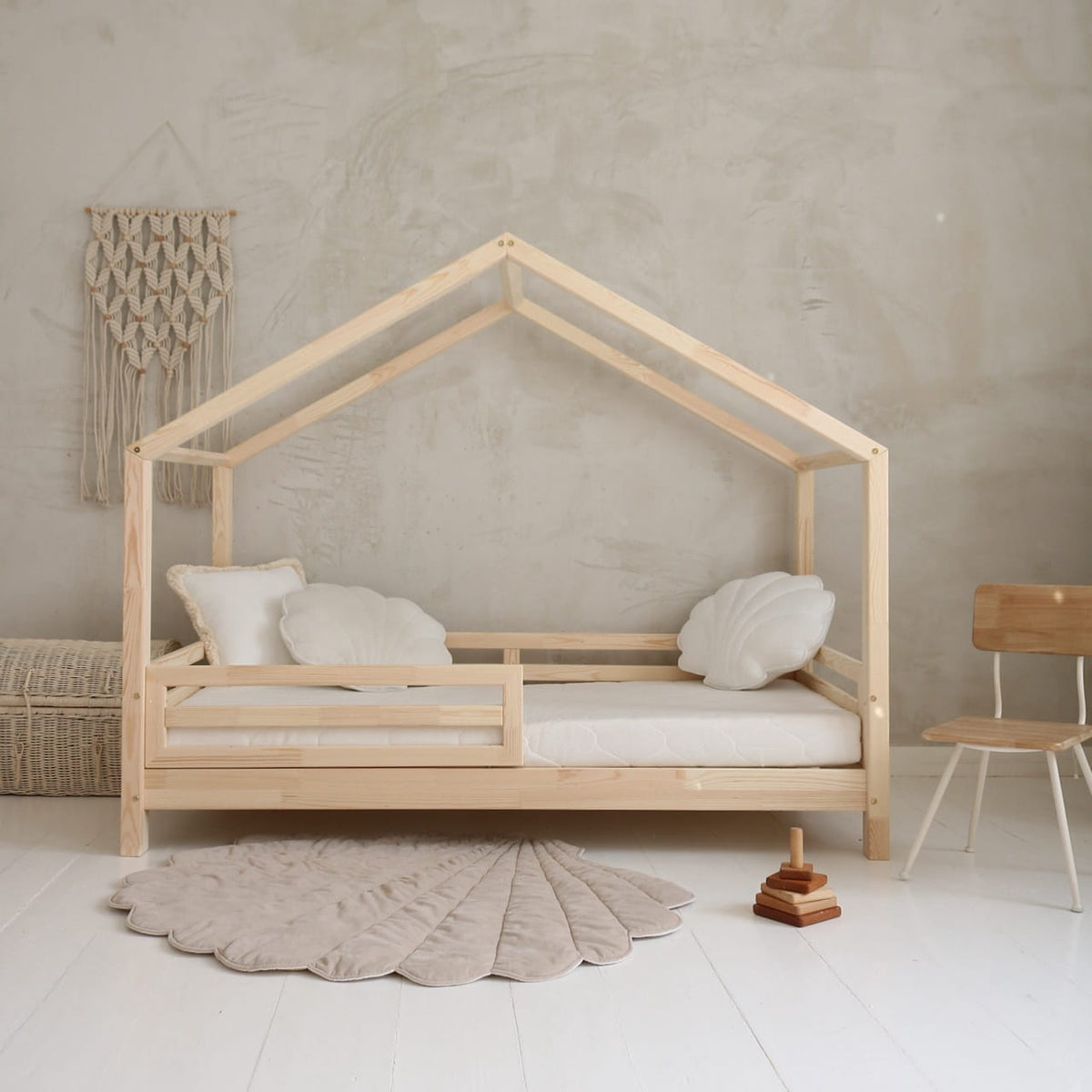 Husseng HOUSEBED FELLO