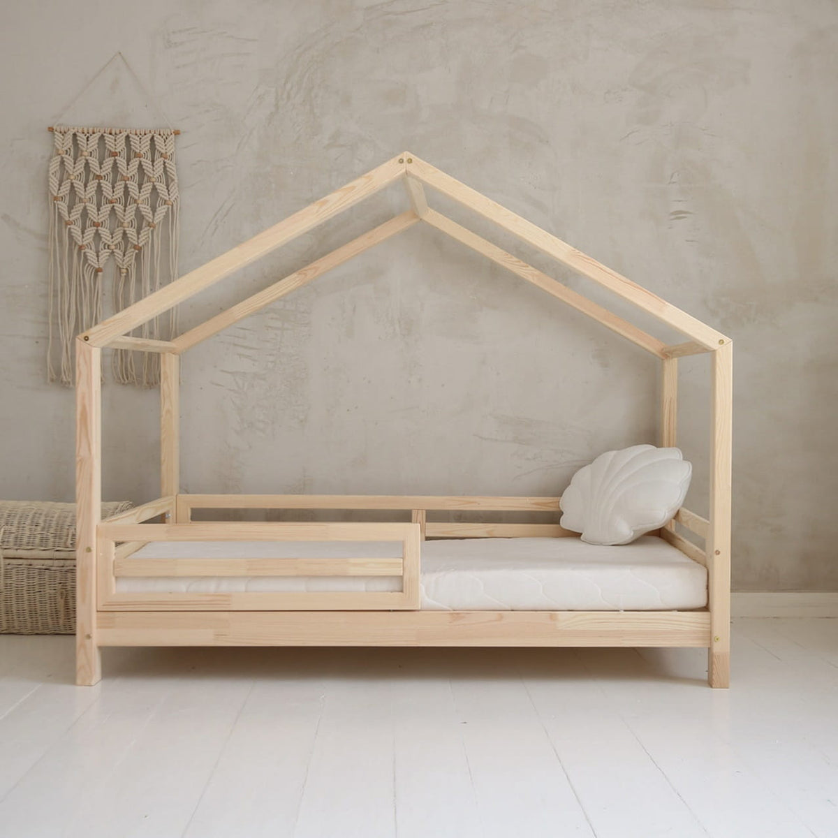 Husseng HOUSEBED FELLO