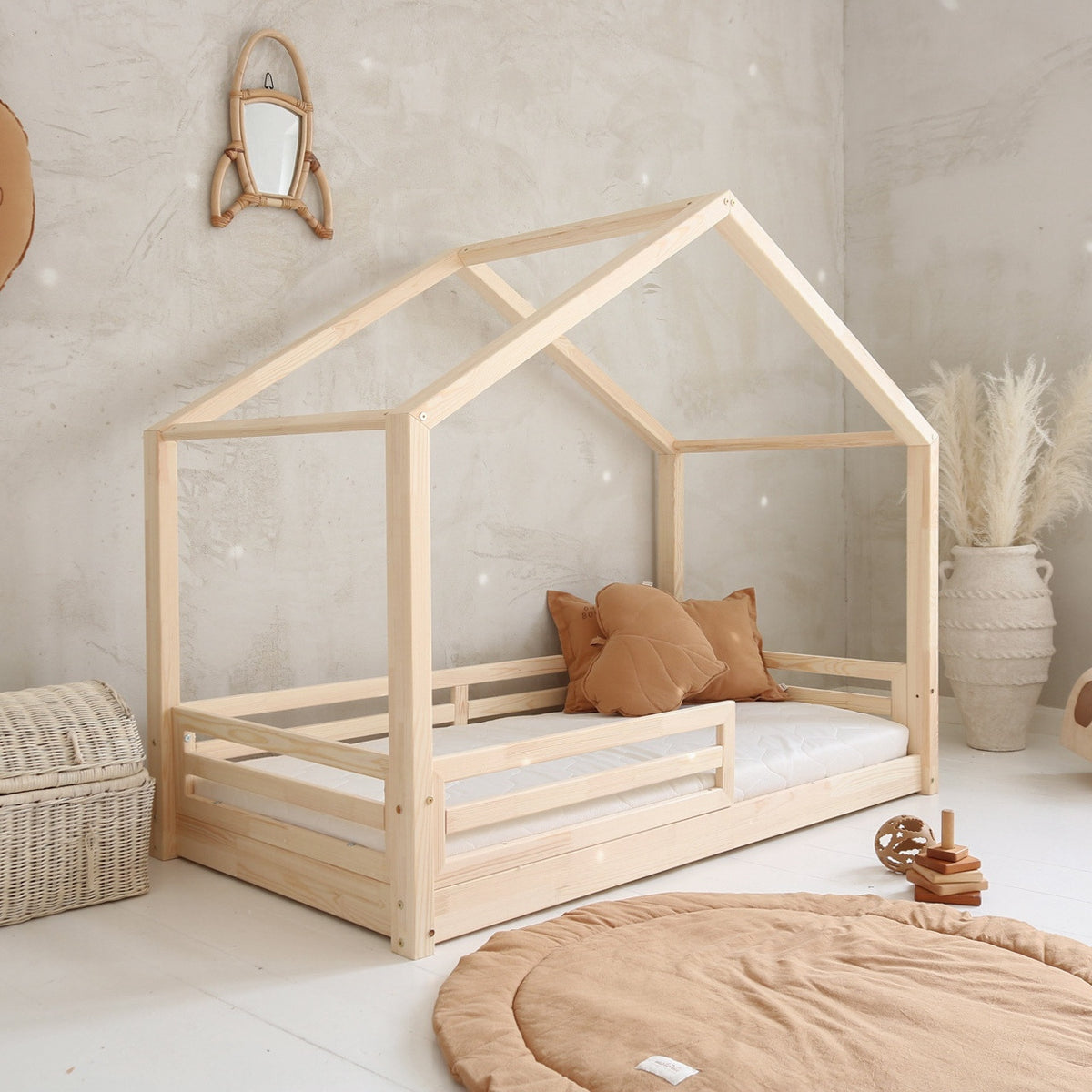 Husseng HOUSEBED FELLO