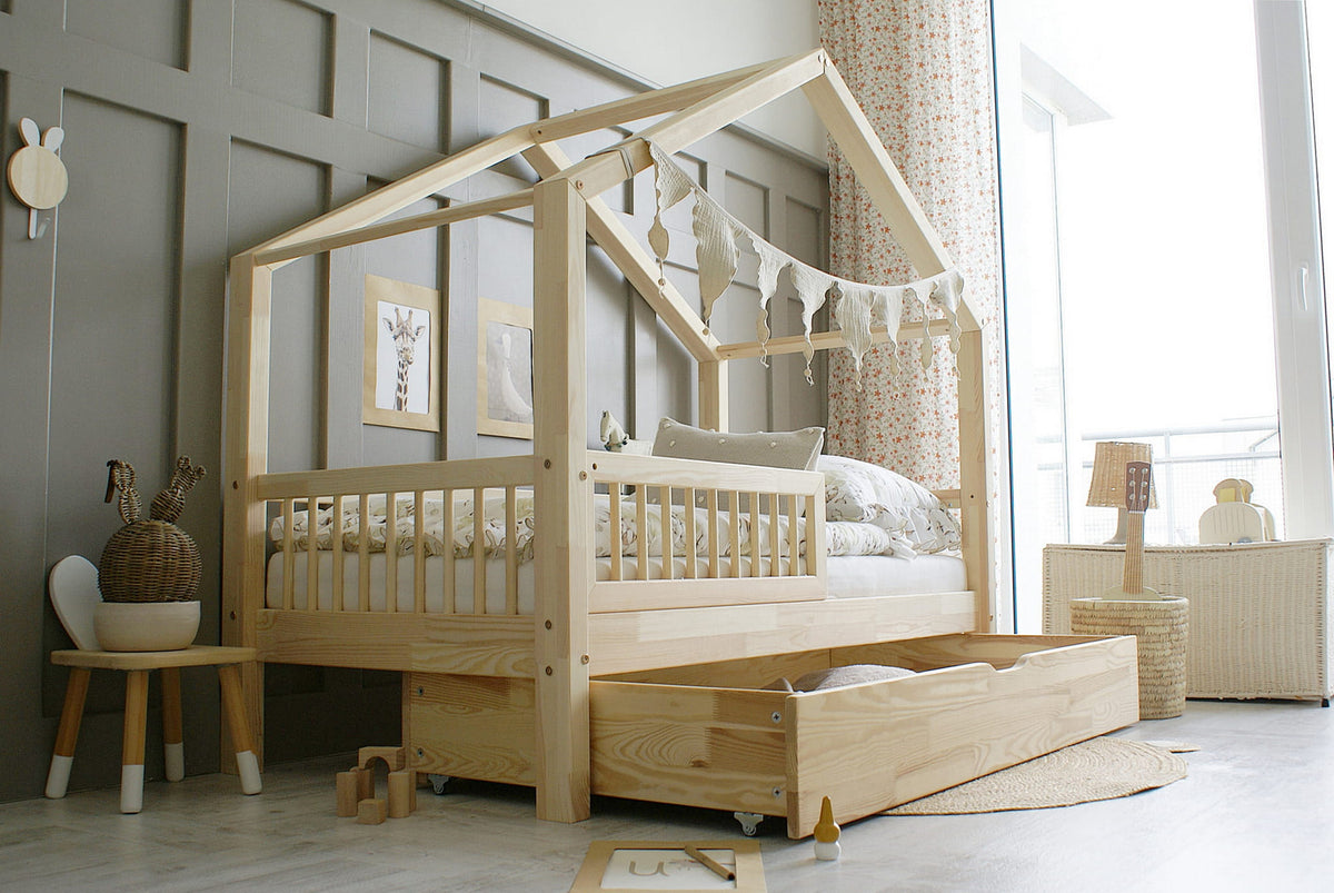 Husseng HOUSEBED m. runde tremmer og skuffe