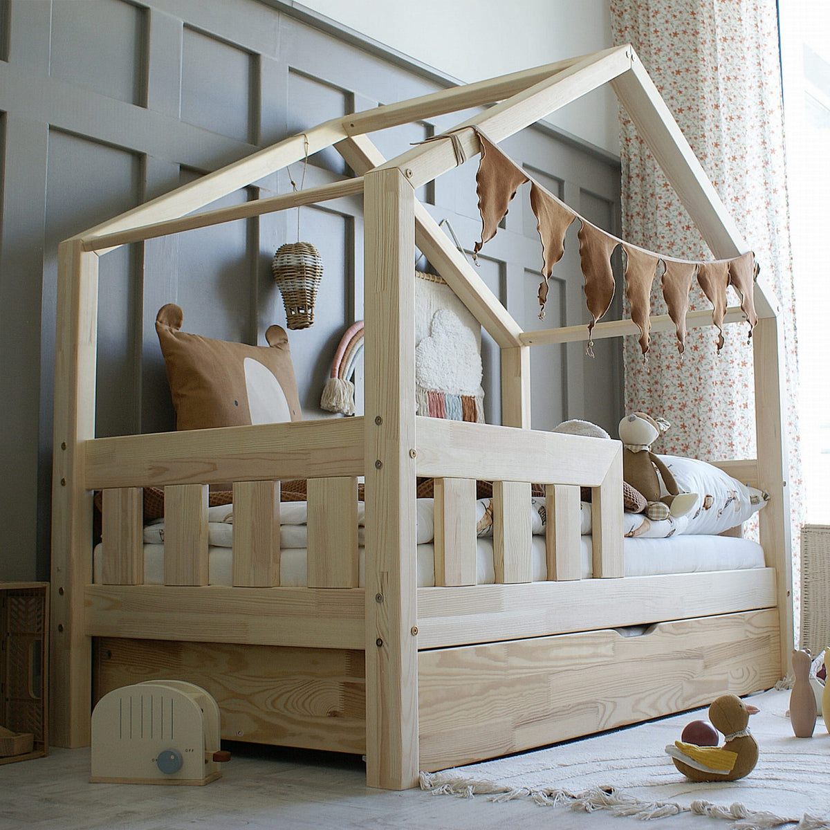 Husseng HOUSEBED MAXI m. skuffe