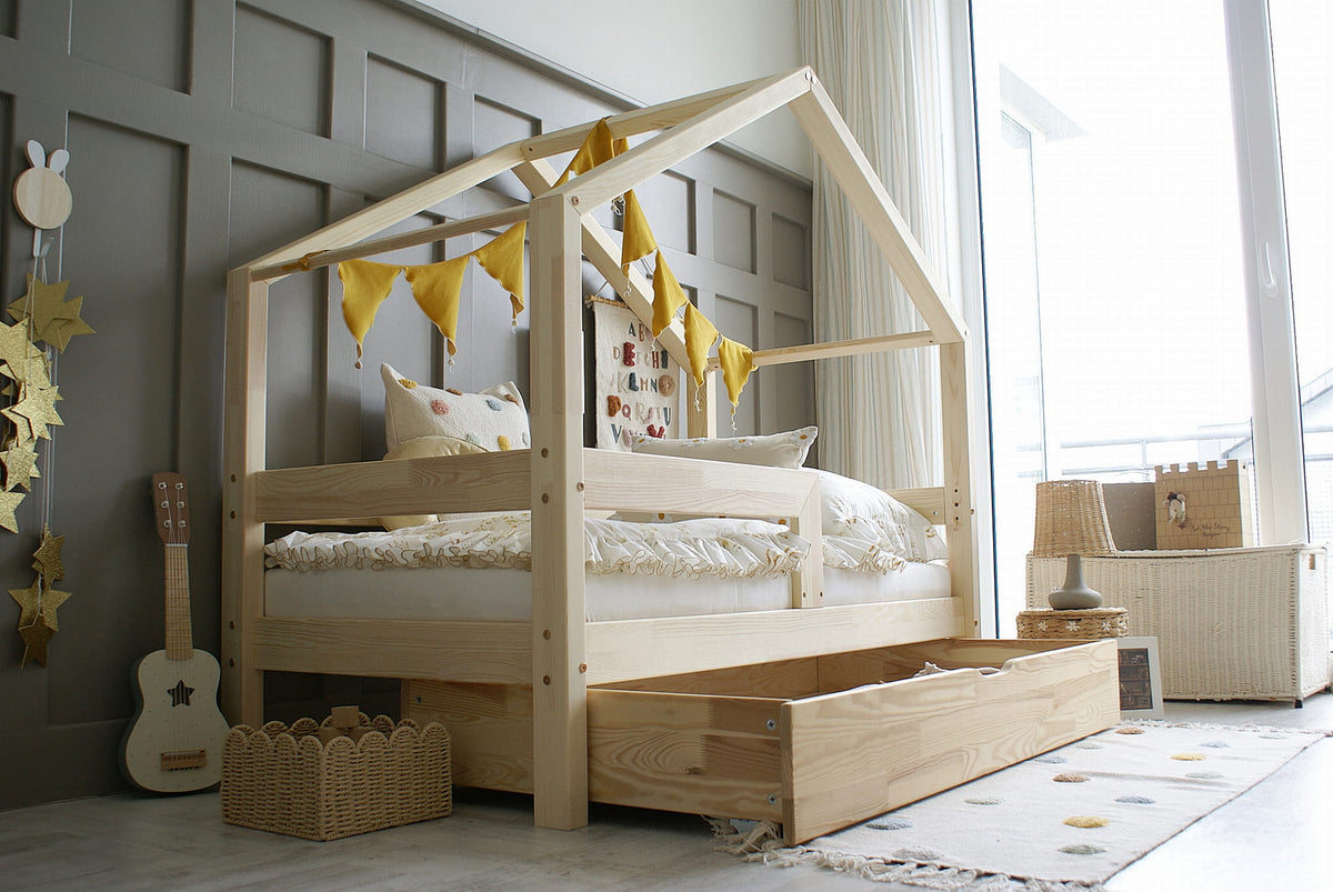 Husseng HOUSEBED m. lige sengehest og skuffe