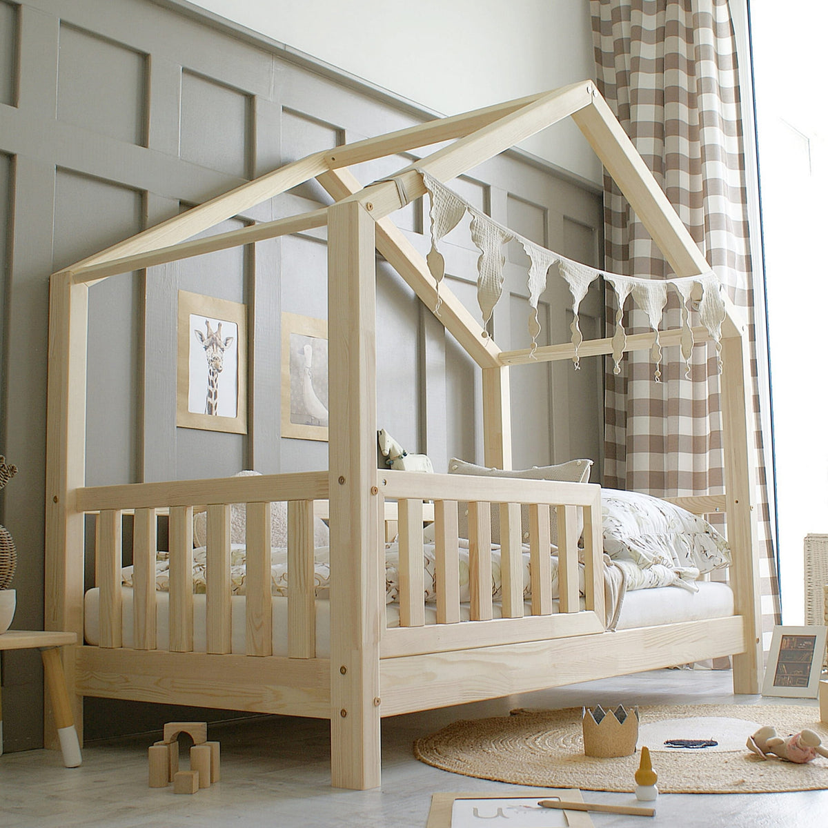 Husseng HOUSEBED m. aflange tremmer