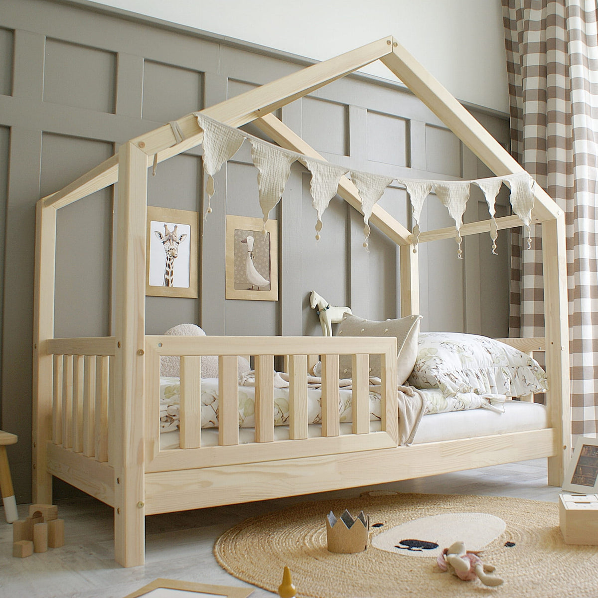 Husseng HOUSEBED m. aflange tremmer