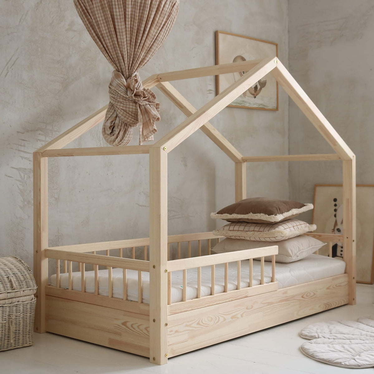 Husseng NEW HOUSEBED BELLO