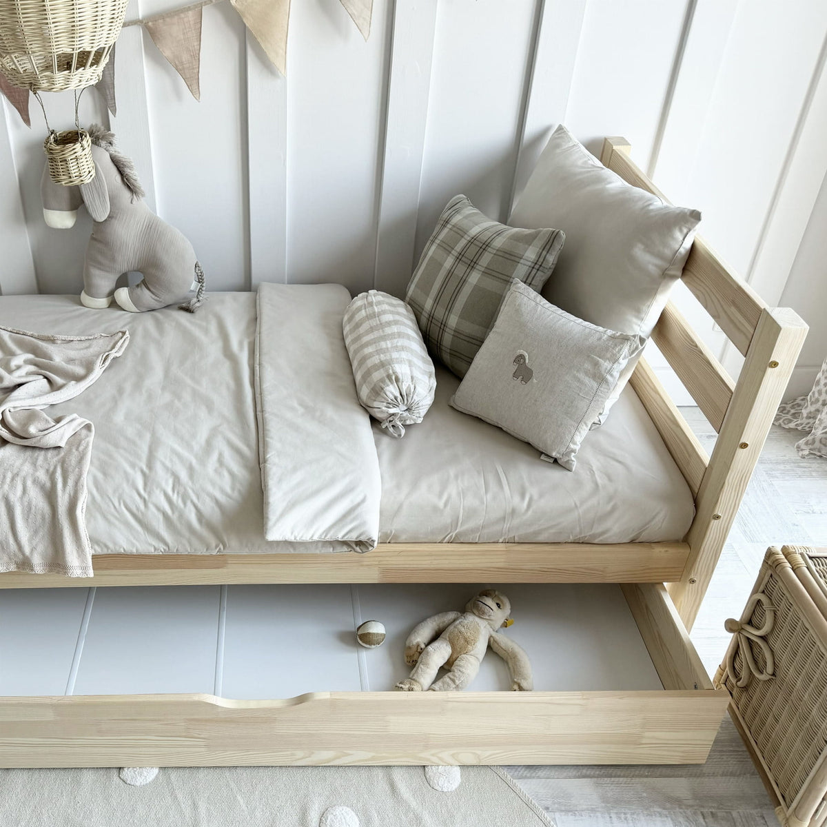 Juniorseng SIMPLE BARIERRA m. skuffe