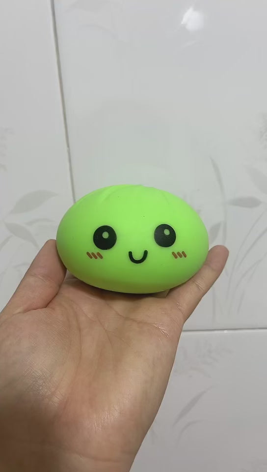 Indlæs video: Dumpling Squishy – Pastel Surprise 9 cm