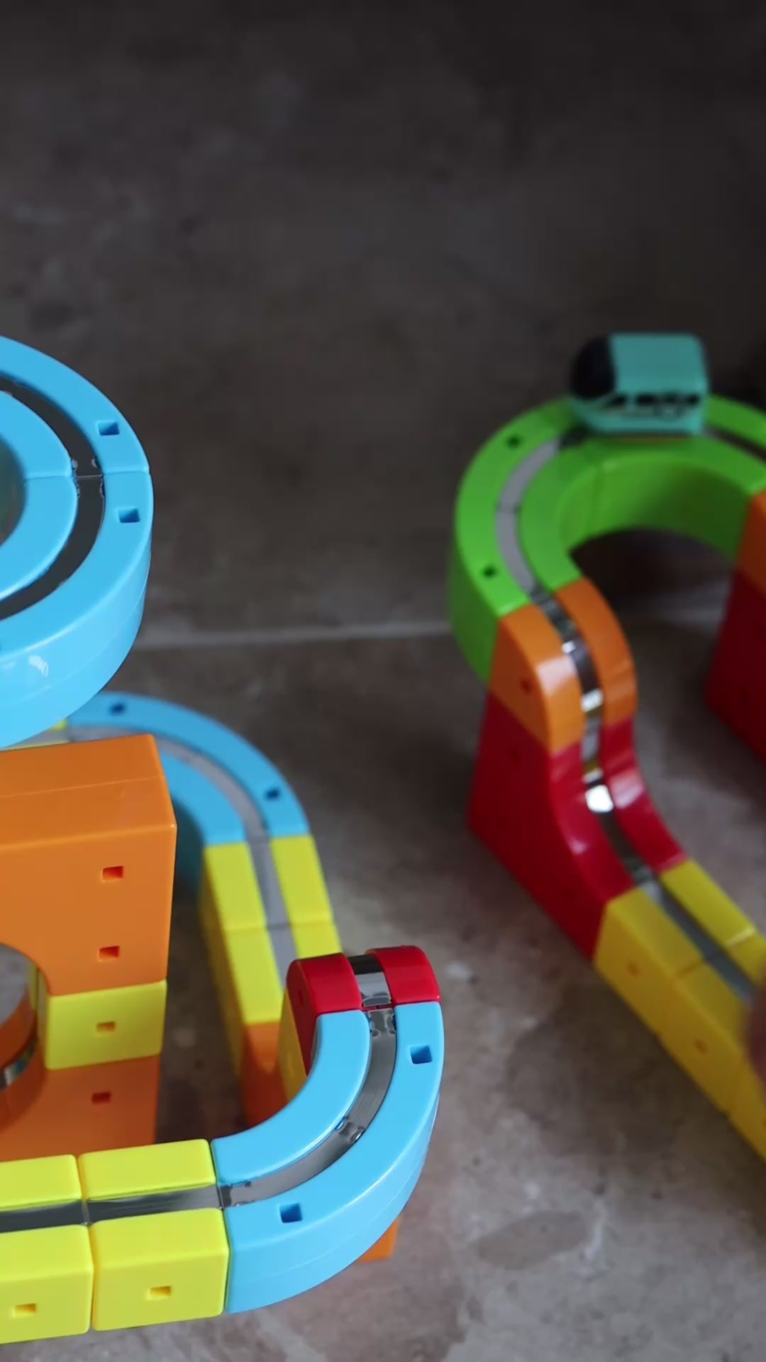 Indlæs video: Magnetisk togbane