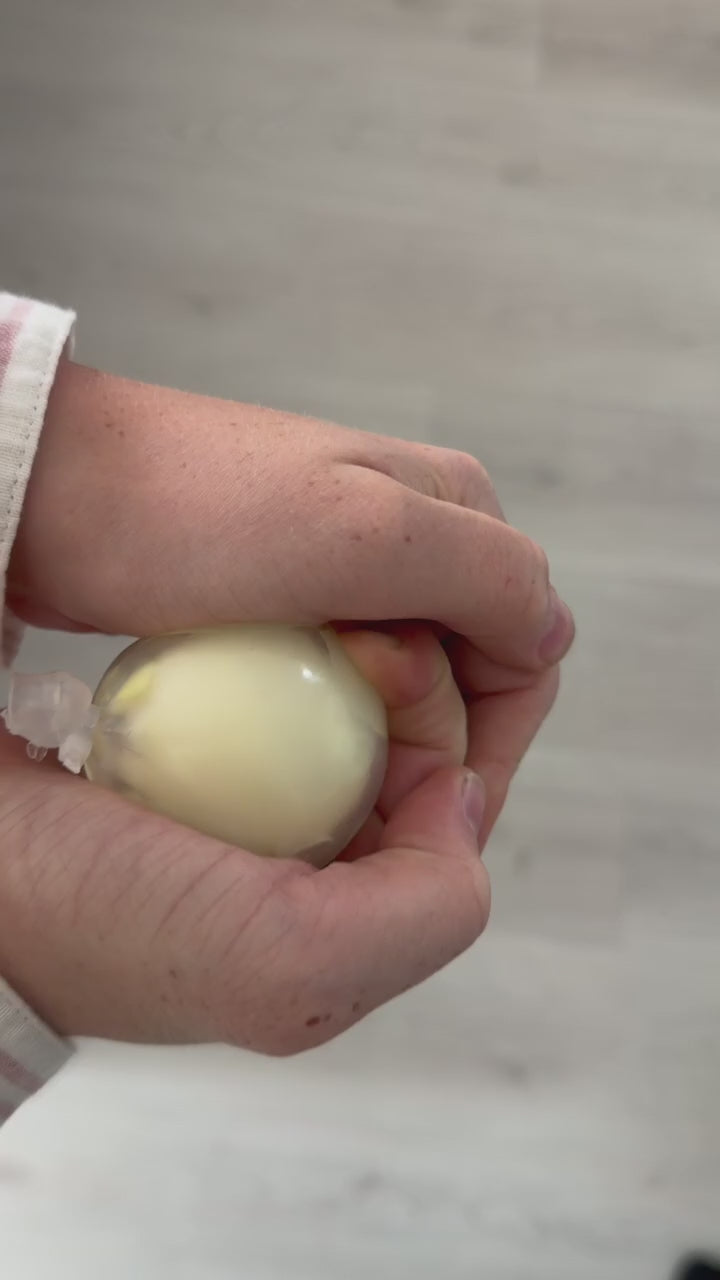 Indlæs video: Crispy Vokskugle Squishy